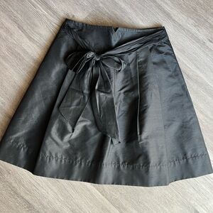 Trina Turk Elegant Black Skirt with Bow Detail